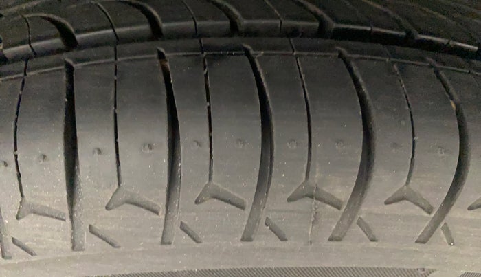 2019 Maruti Swift VXI, Petrol, Manual, 77,713 km, Left Rear Tyre Tread