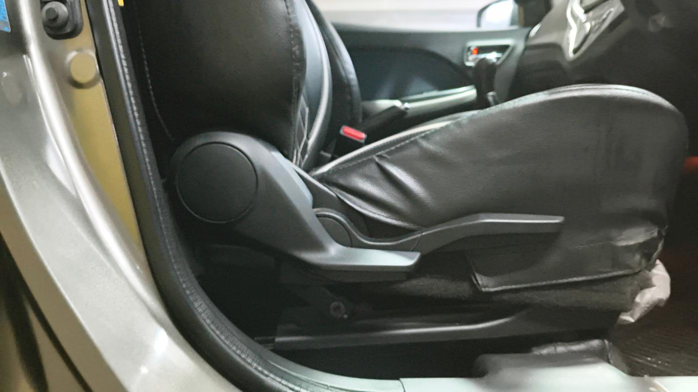 2021 Maruti Baleno ZETA PETROL 1.2, Petrol, Manual, 74,746 km, Driver Side Adjustment Panel