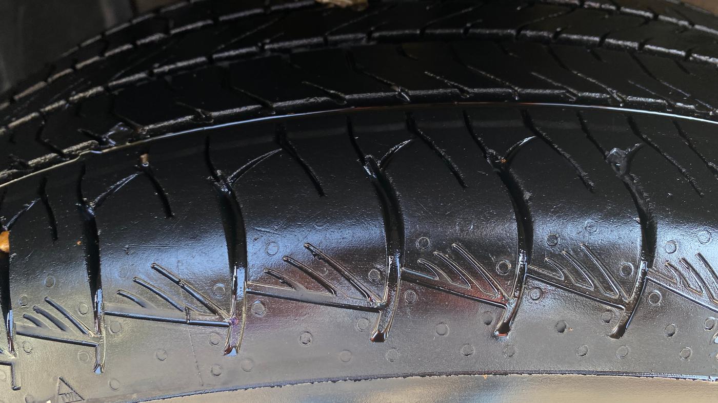 2023 Maruti Grand Vitara DELTA SMART HYBRID AT, Petrol, Automatic, 46,095 km, Right Front Tyre Tread