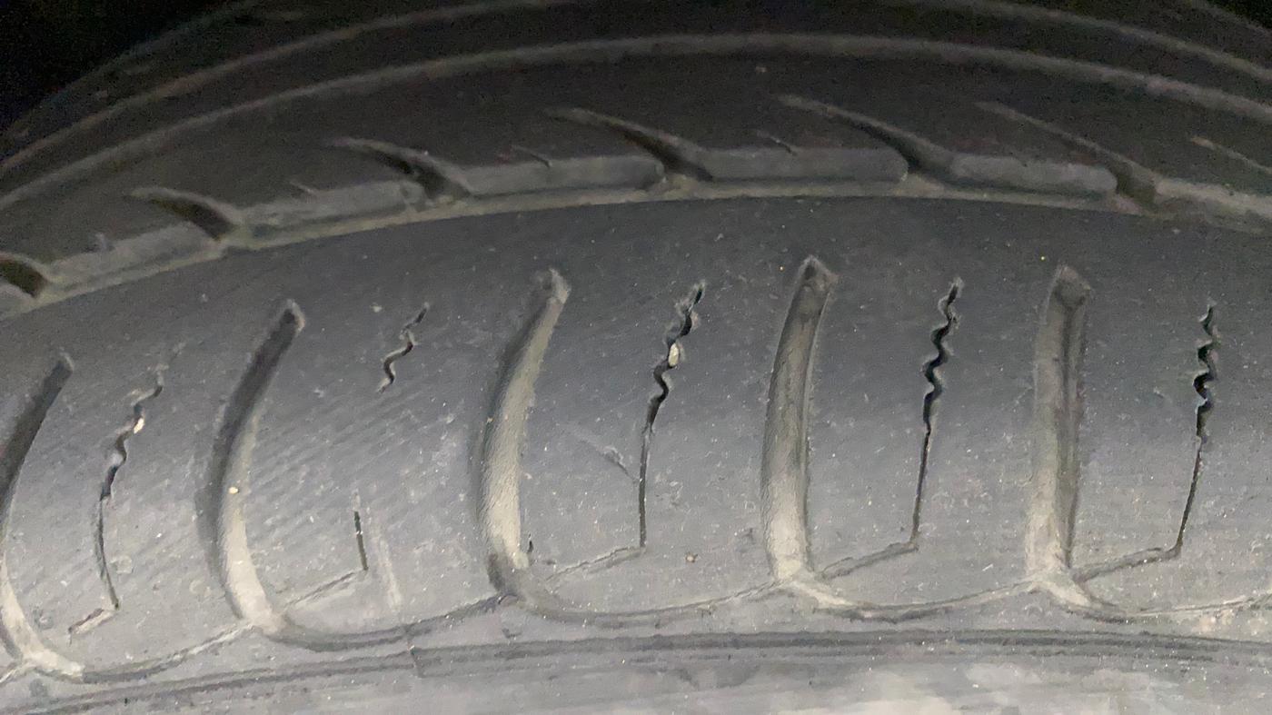 2019 Ford Ecosport TITANIUM + 1.5L PETROL AT, Petrol, Automatic, 31,778 km, Right Rear Tyre Tread