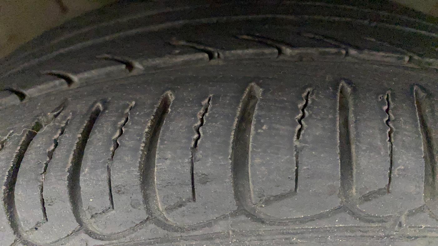 2019 Ford Ecosport TITANIUM + 1.5L PETROL AT, Petrol, Automatic, 31,778 km, Left Front Tyre Tread