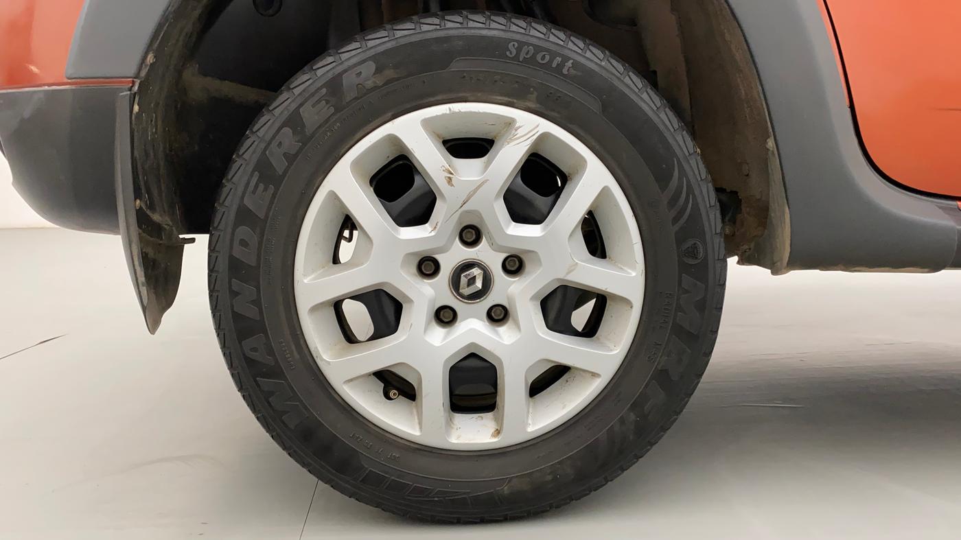 2017 Renault Duster RXL 1.6 PETROL, Petrol, Manual, 48,000 km, Right Rear Wheel