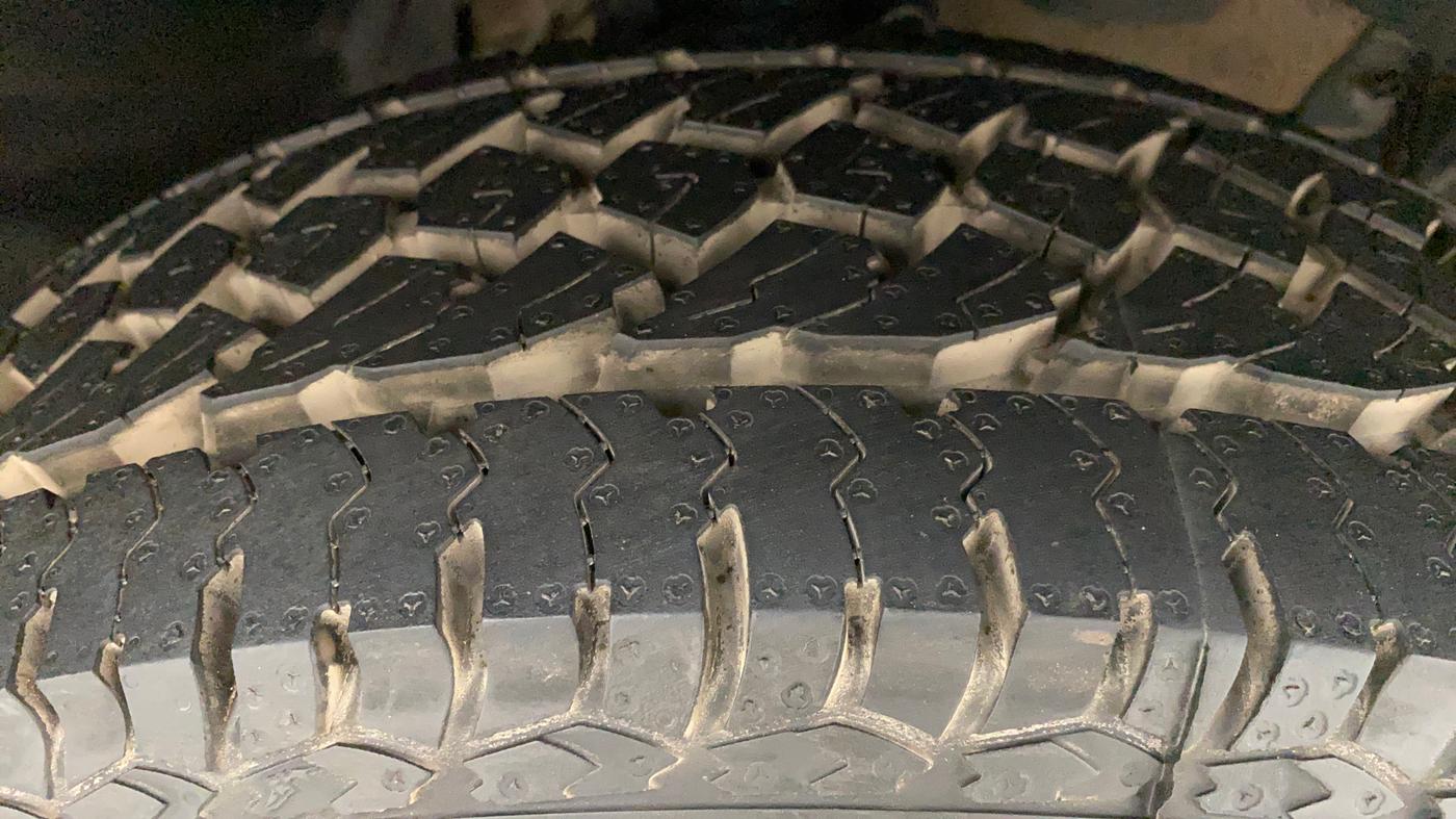 2017 Renault Duster RXL 1.6 PETROL, Petrol, Manual, 48,000 km, Right Front Tyre Tread
