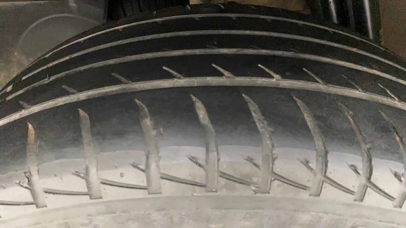 2017 Renault Duster RXL 1.6 PETROL, Petrol, Manual, 48,000 km, Right Rear Tyre Tread