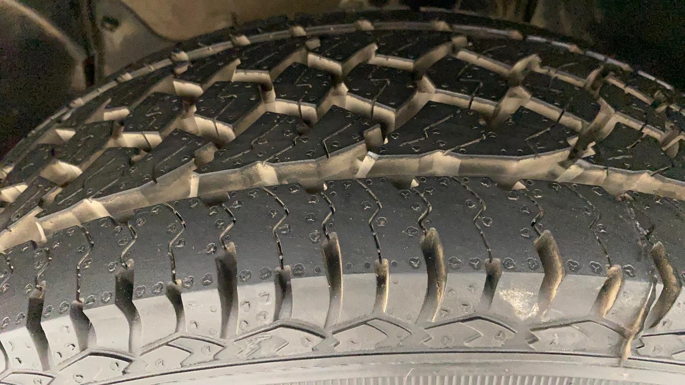2017 Renault Duster RXL 1.6 PETROL, Petrol, Manual, 48,000 km, Left Front Tyre Tread
