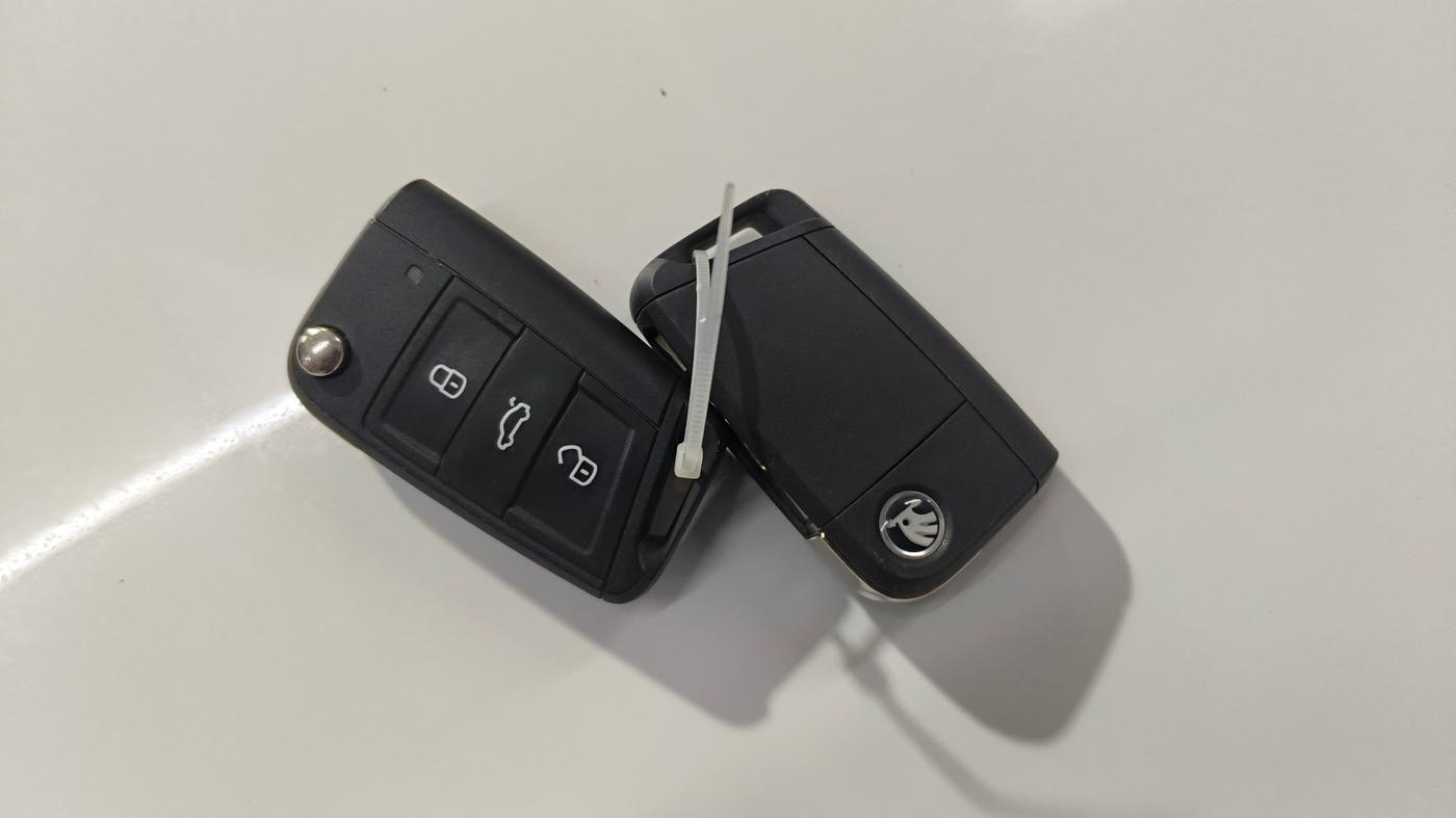 2022 Skoda SLAVIA AMBITION 1.0L TSI MT, Petrol, Manual, 75,019 km, Key Close Up