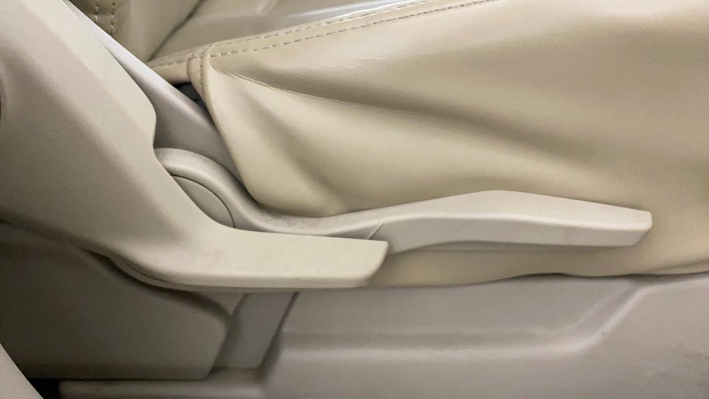 2023 Maruti Ertiga ZXI+ SHVS, Petrol, Manual, 24,284 km, Driver Side Adjustment Panel