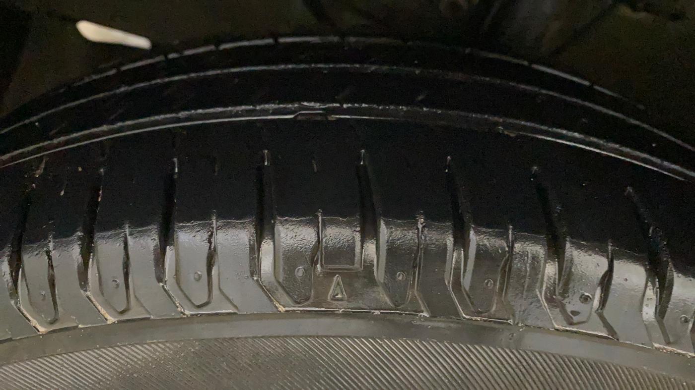 2023 Maruti Ertiga ZXI+ SHVS, Petrol, Manual, 24,284 km, Left Front Tyre Tread
