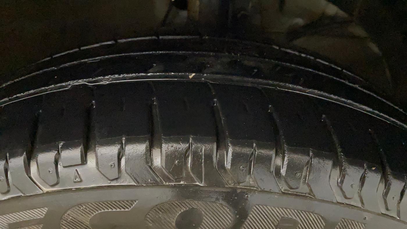 2023 Maruti Ertiga ZXI+ SHVS, Petrol, Manual, 24,284 km, Right Front Tyre Tread