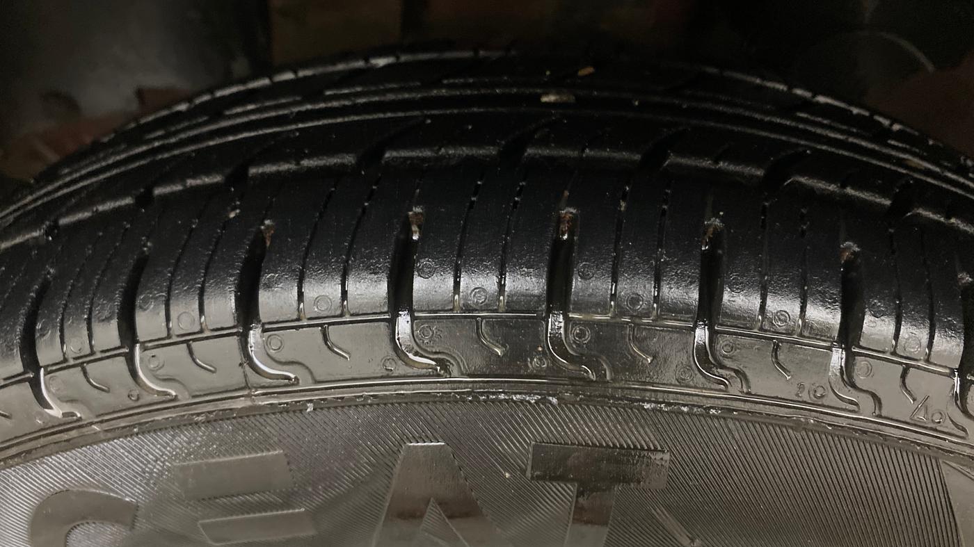2018 Renault Kwid RXL, Petrol, Manual, 70,303 km, Left Front Tyre Tread