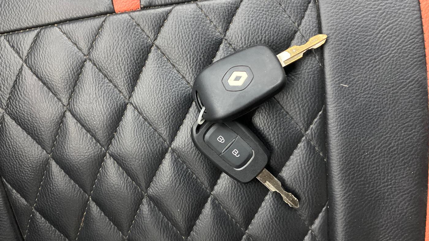 2018 Renault Kwid RXL, Petrol, Manual, 70,303 km, Key Close Up