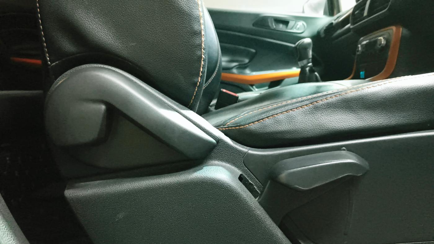 2019 Ford Ecosport TITANIUM 1.5L SPORTS(SUNROOF) DIESEL, Diesel, Manual, 1,09,797 km, Driver Side Adjustment Panel