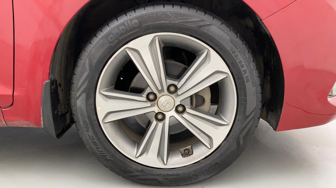 2018 Hyundai Verna 1.6 VTVT SX O, Petrol, Manual, 92,478 km, Right Front Wheel
