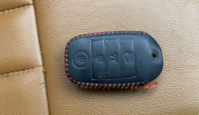 2022 KIA SONET HTX 1.0 IMT, Petrol, Manual, 84,667 km, Key Close Up