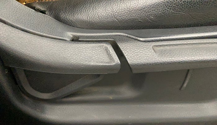 2022 KIA SONET HTX 1.0 IMT, Petrol, Manual, 84,667 km, Driver Side Adjustment Panel