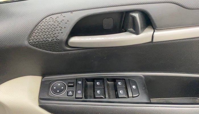 2022 KIA SONET HTX 1.0 IMT, Petrol, Manual, 84,667 km, Driver Side Door Panels Control