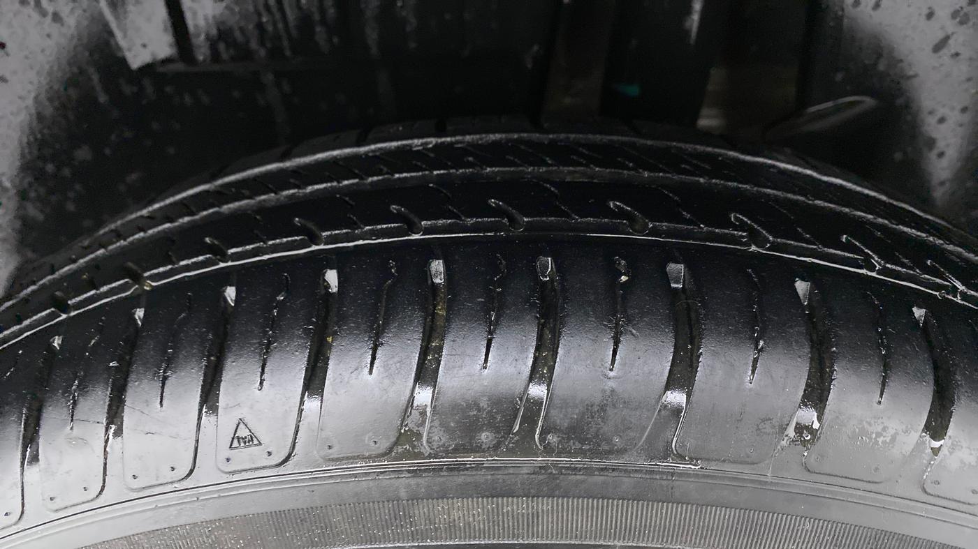2021 Maruti Dzire VXI, Petrol, Manual, 22,789 km, Left Rear Tyre Tread