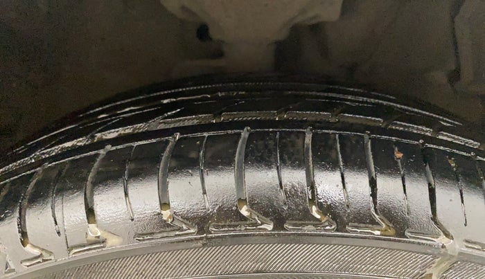 2017 Maruti Celerio VXI AMT, Petrol, Automatic, 44,986 km, Right Front Tyre Tread