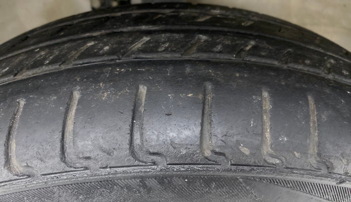 2018 Maruti Wagon R 1.0 VXI AMT, Petrol, Automatic, 31,597 km, Right Front Tyre Tread