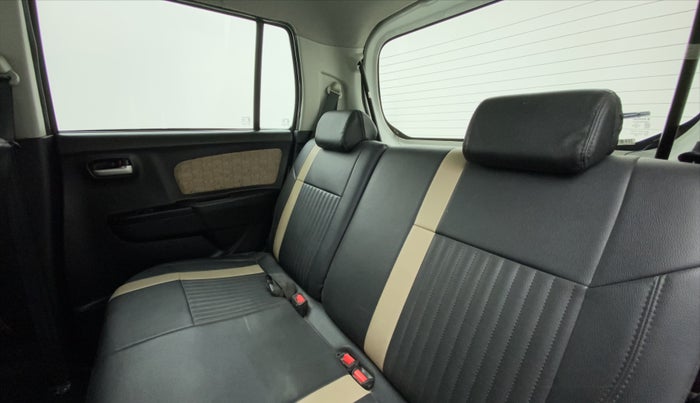 2018 Maruti Wagon R 1.0 VXI AMT, Petrol, Automatic, 31,597 km, Right Side Door Cabin View