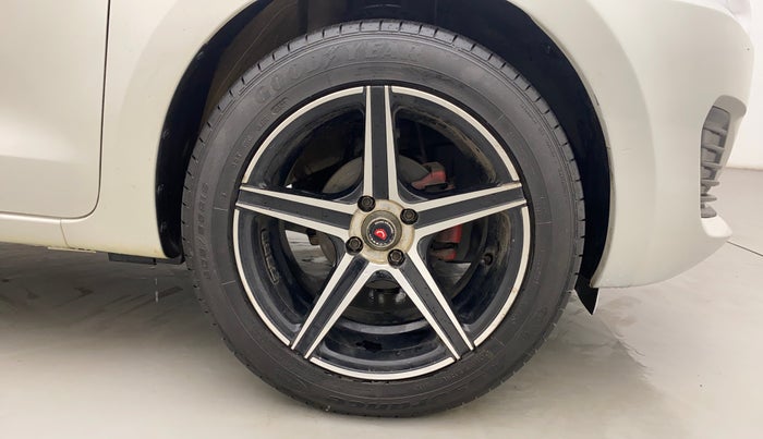 2020 Maruti Swift LXI, Petrol, Manual, 26,600 km, Right Front Wheel