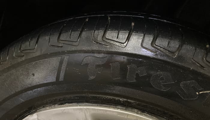 2016 Maruti Ertiga VXI, Petrol, Manual, 54,614 km, Right Rear Tyre Tread