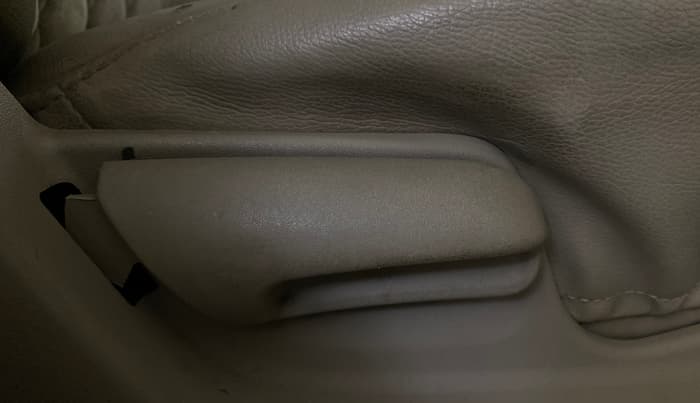 2016 Maruti Ertiga VXI, Petrol, Manual, 54,614 km, Driver Side Adjustment Panel