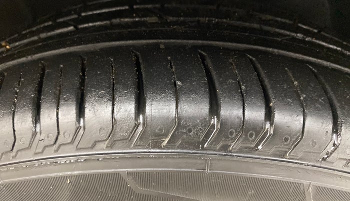 2021 Hyundai NEW I20 ASTA (O) 1.2 MT, Petrol, Manual, 13,491 km, Right Front Tyre Tread