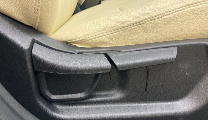 2021 Hyundai NEW I20 ASTA (O) 1.2 MT, Petrol, Manual, 13,491 km, Driver Side Adjustment Panel