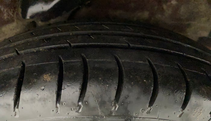2010 Hyundai i10 MAGNA 1.2, Petrol, Manual, 39,831 km, Left Rear Tyre Tread