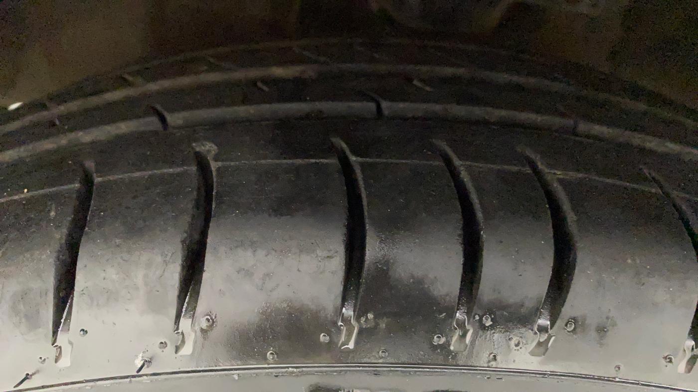 2010 Hyundai i10 MAGNA 1.2, Petrol, Manual, 39,831 km, Left Front Tyre Tread