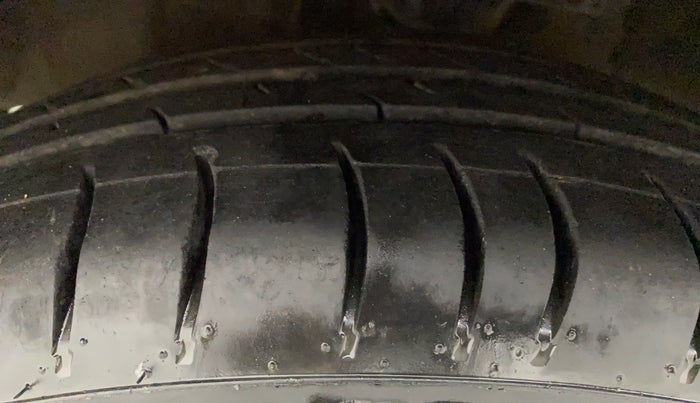 2010 Hyundai i10 MAGNA 1.2, Petrol, Manual, 39,831 km, Left Front Tyre Tread