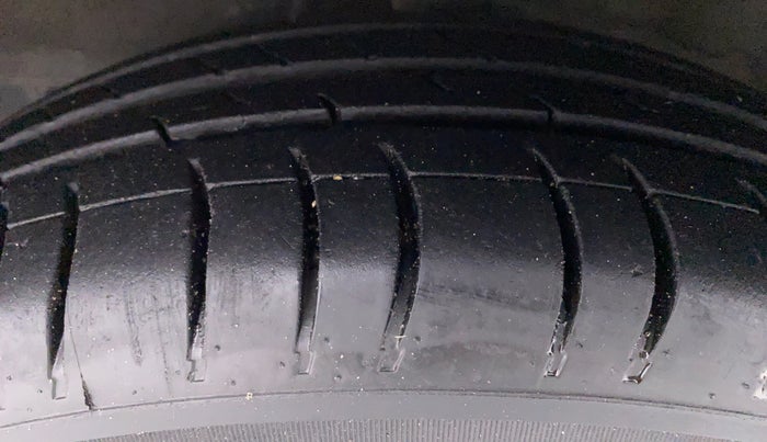 2012 Hyundai i10 SPORTZ 1.2 AT KAPPA2, Petrol, Automatic, 47,680 km, Left Front Tyre Tread