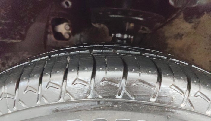 2016 Hyundai Elite i20 SPORTZ 1.2, Petrol, Manual, 1,15,706 km, Left Front Tyre Tread