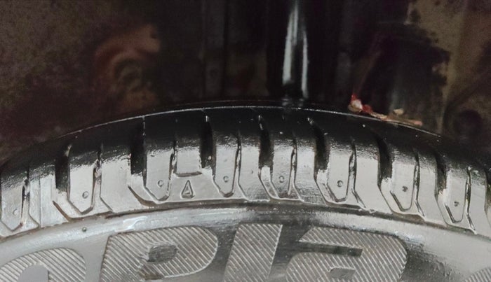 2016 Hyundai Elite i20 SPORTZ 1.2, Petrol, Manual, 1,15,706 km, Left Rear Tyre Tread