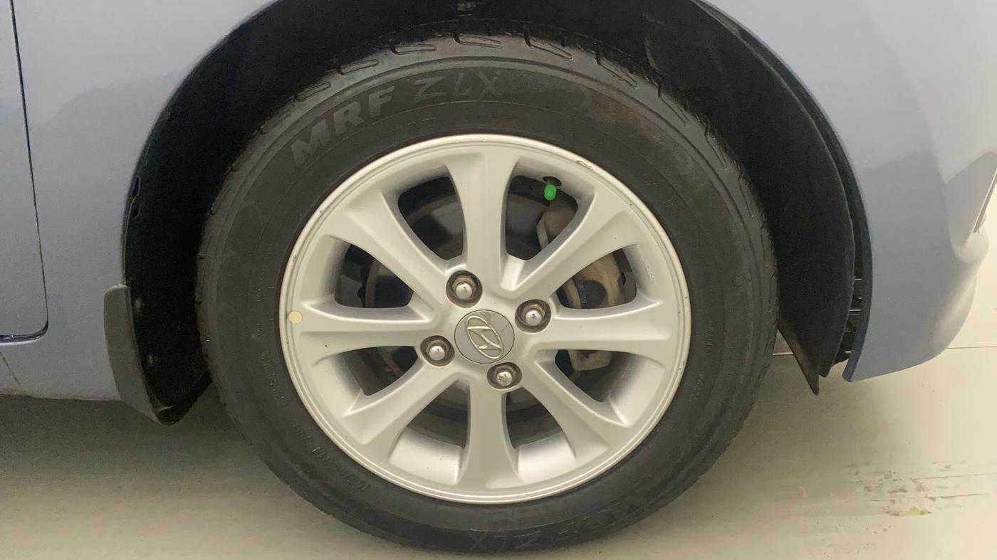 2016 Hyundai Grand i10 ASTA AT 1.2 KAPPA VTVT, Petrol, Automatic, 70,453 km, Right Front Wheel