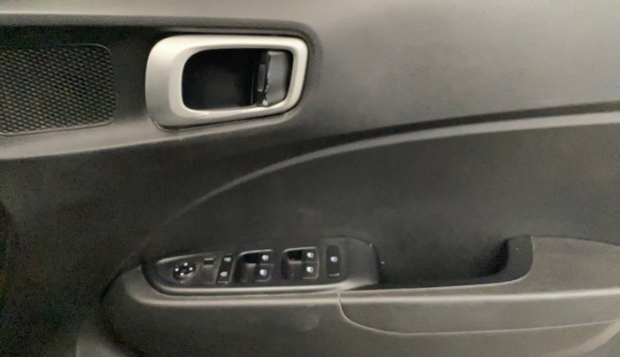 2021 Hyundai VENUE S 1.2, Petrol, Manual, 52,272 km, Driver Side Door Panels Control