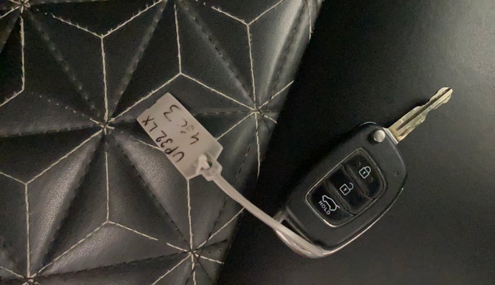 2021 Hyundai VENUE S 1.2, Petrol, Manual, 52,272 km, Key Close Up