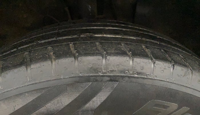 2021 Hyundai VENUE S 1.2, Petrol, Manual, 52,272 km, Right Front Tyre Tread