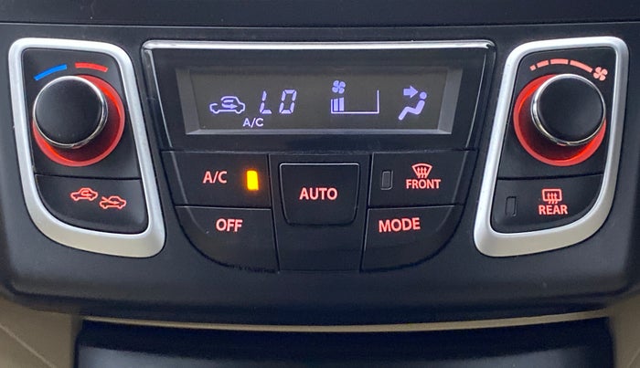 2018 Maruti Ciaz ALPHA 1.5 AT SHVS, Petrol, Automatic, 33,639 km, Automatic Climate Control