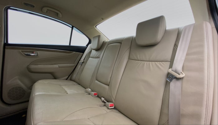 2018 Maruti Ciaz ALPHA 1.5 AT SHVS, Petrol, Automatic, 33,639 km, Right Side Rear Door Cabin