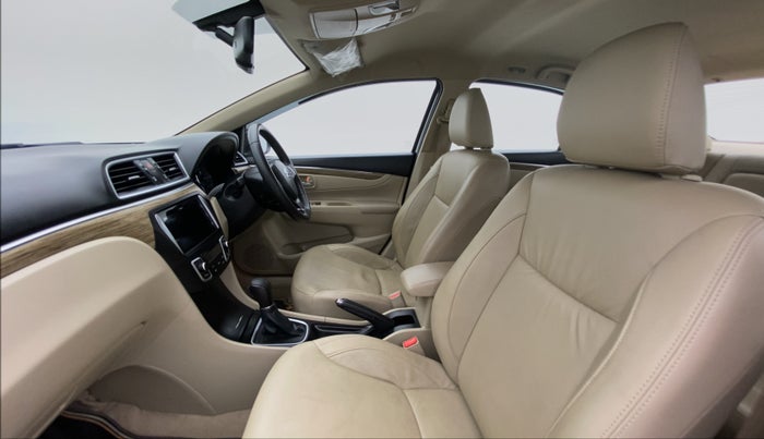 2018 Maruti Ciaz ALPHA 1.5 AT SHVS, Petrol, Automatic, 33,639 km, Right Side Front Door Cabin