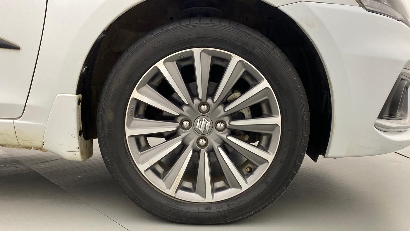 2018 Maruti Ciaz ALPHA 1.5 AT SHVS, Petrol, Automatic, 33,639 km, Right Front Wheel