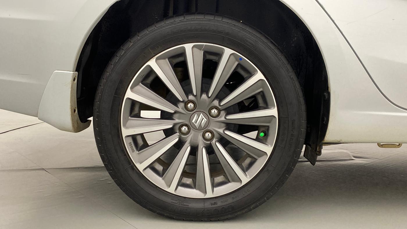 2018 Maruti Ciaz ALPHA 1.5 AT SHVS, Petrol, Automatic, 33,639 km, Right Rear Wheel