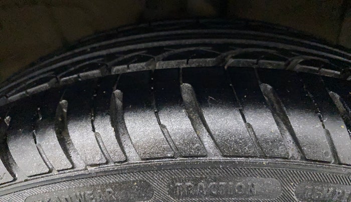 2016 Hyundai Grand i10 ASTA (O) AT 1.2 KAPPA VTVT, Petrol, Automatic, 45,279 km, Right Front Tyre Tread