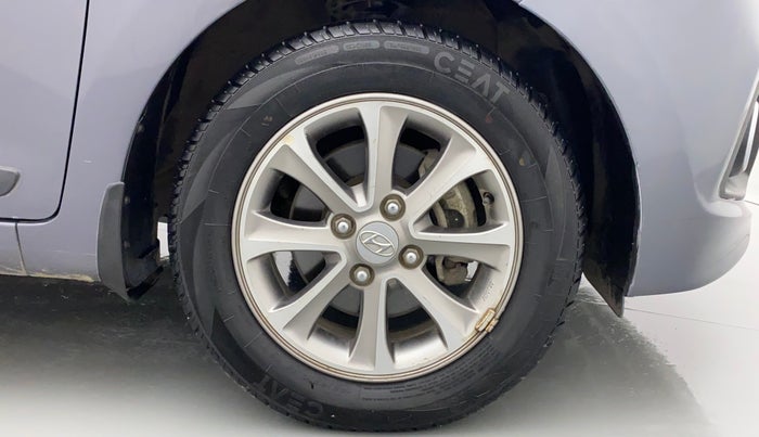 2016 Hyundai Grand i10 ASTA (O) AT 1.2 KAPPA VTVT, Petrol, Automatic, 45,279 km, Right Front Wheel