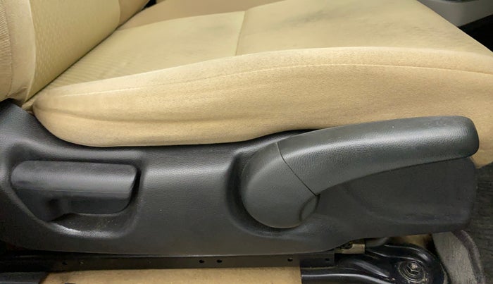 2017 Honda City V CVT, Petrol, Automatic, 43,462 km, Driver Side Adjustment Panel
