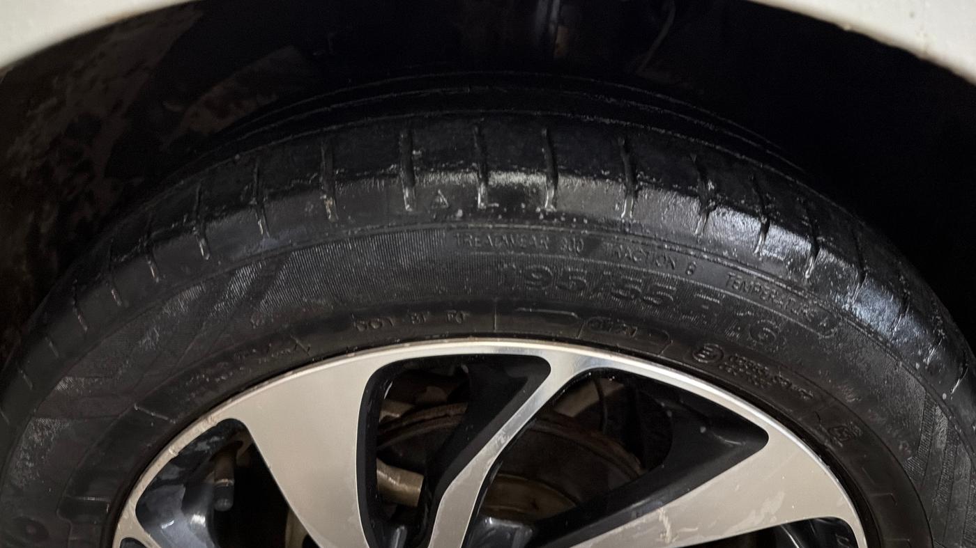 2021 Toyota Glanza G CVT, Petrol, Automatic, 31,660 km, Left Front Tyre Tread