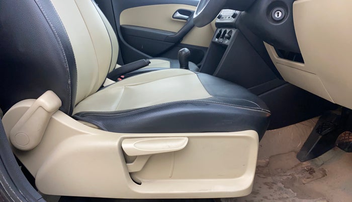 2016 Volkswagen Ameo TRENDLINE 1.2L, Petrol, Manual, 58,326 km, Driver Side Adjustment Panel