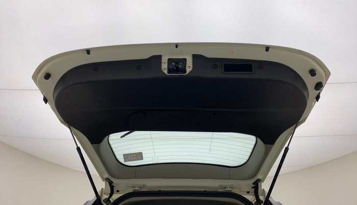 2020 Mahindra XUV500 W7 AT, Diesel, Automatic, 24,489 km, Boot Door Open